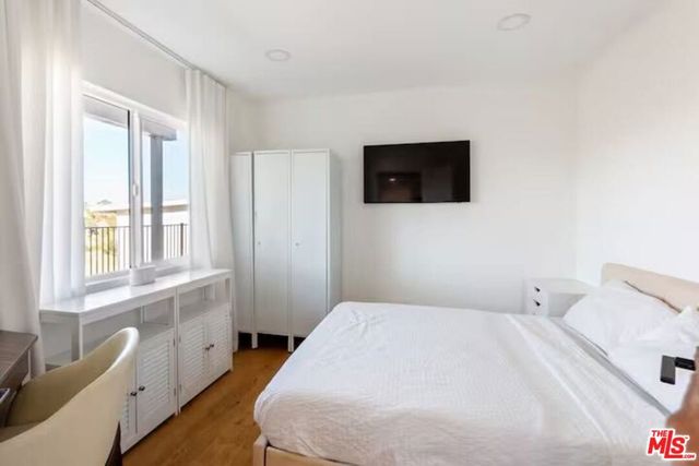 4243 Don Carlos Drive, Los Angeles, CA 90008