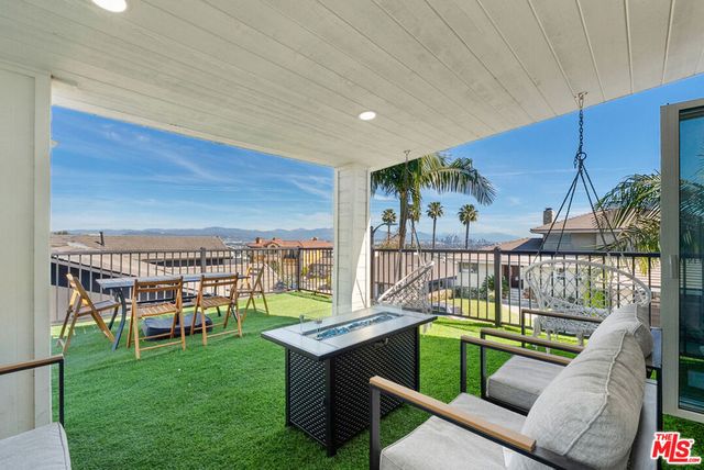 4243 Don Carlos Drive, Los Angeles, CA 90008