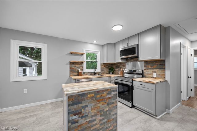 216 Kraft Street, Berea, OH 44017