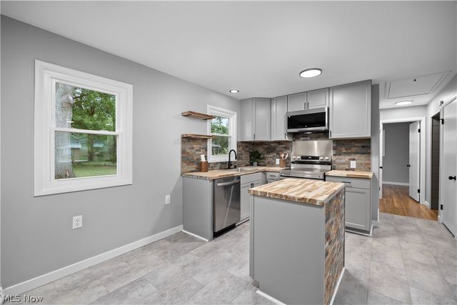 216 Kraft Street, Berea, OH 44017