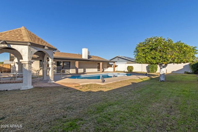 1051 E GLADE Avenue, Mesa, AZ 85204