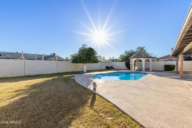 1051 E GLADE Avenue, Mesa, AZ 85204