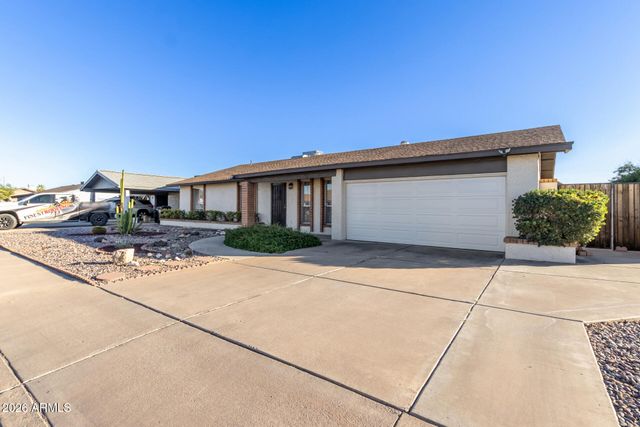 1051 E GLADE Avenue, Mesa, AZ 85204