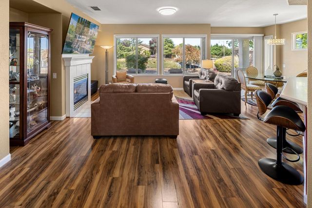 380 Lilypond Ln, Lincoln, CA 95648