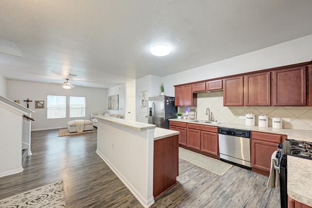5040 Irvine LN, Del Valle, TX 78617