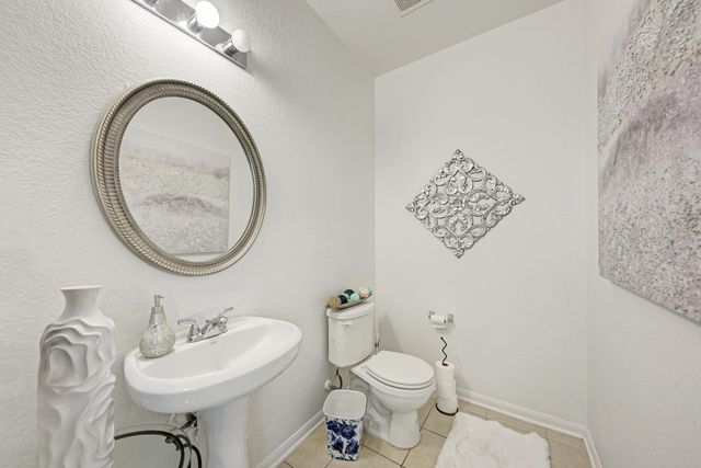 5040 Irvine LN, Del Valle, TX 78617