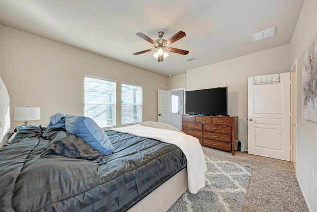 5040 Irvine LN, Del Valle, TX 78617