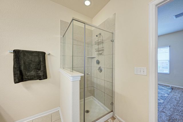 5040 Irvine LN, Del Valle, TX 78617