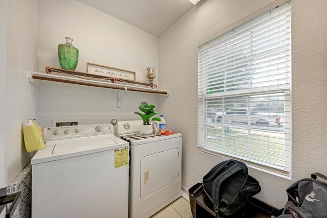 5040 Irvine LN, Del Valle, TX 78617