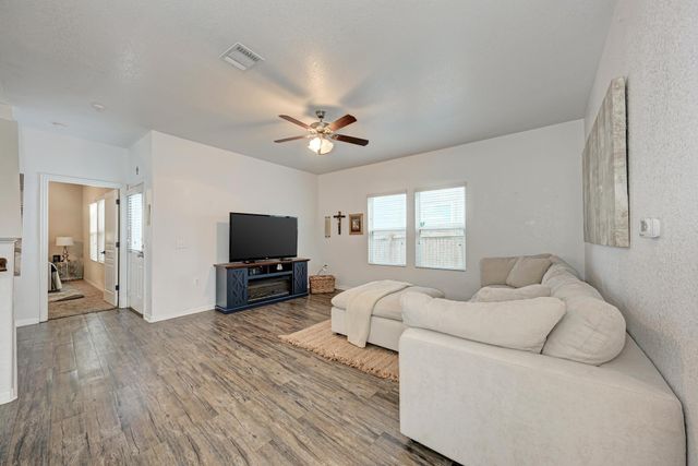 5040 Irvine LN, Del Valle, TX 78617