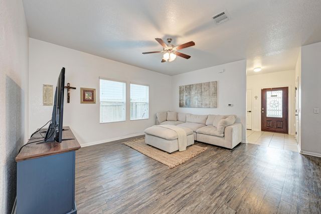 5040 Irvine LN, Del Valle, TX 78617