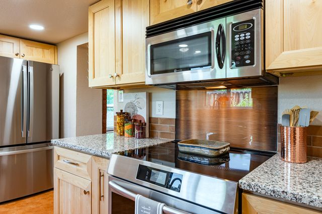 2331 Edna Avenue NW, Albuquerque, NM 87104