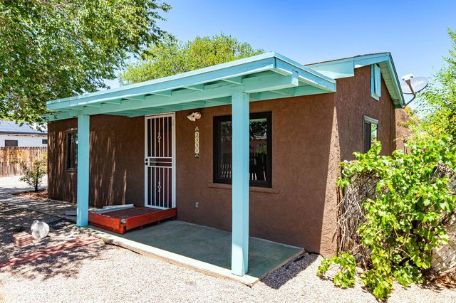 2331 Edna Avenue NW, Albuquerque, NM 87104