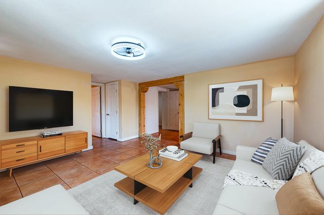 2331 Edna Avenue NW, Albuquerque, NM 87104