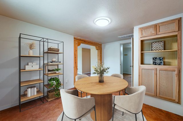 2331 Edna Avenue NW, Albuquerque, NM 87104