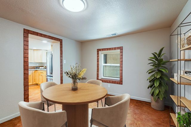2331 Edna Avenue NW, Albuquerque, NM 87104