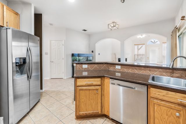 7712 Smugglers Cove, Arlington, TX 76016