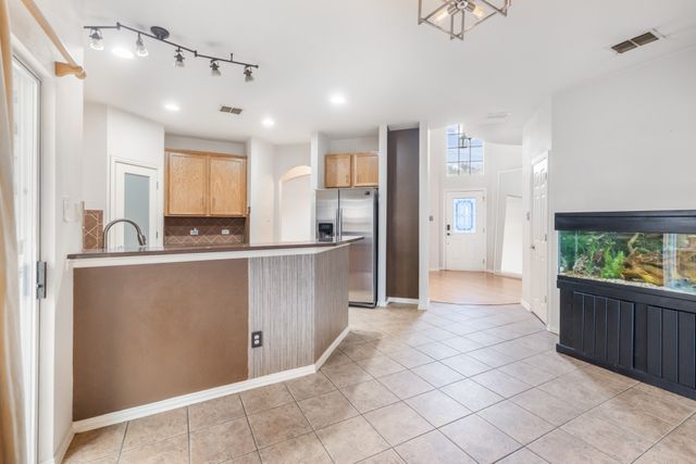 7712 Smugglers Cove, Arlington, TX 76016