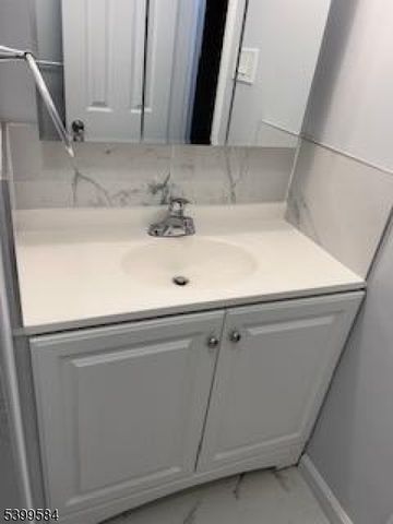 13 Carolyn Terrace A, Roselle Boro, NJ 07203