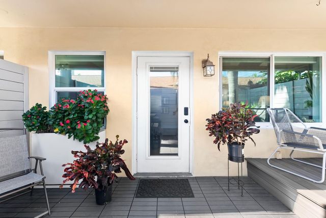 1200 NE 17th Court 3, Fort Lauderdale, FL 33305