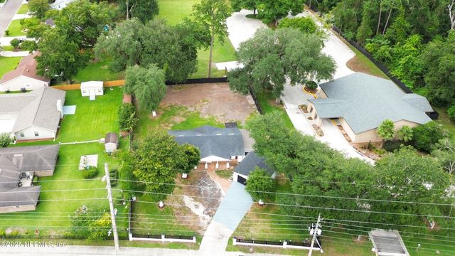 2039 OLD MIDDLEBURG Road N, Jacksonville, FL 32210