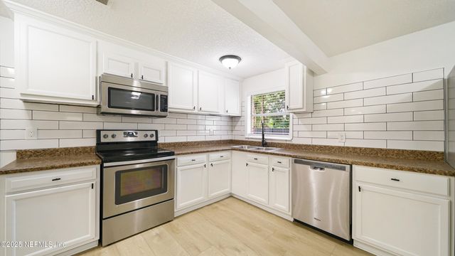 2039 OLD MIDDLEBURG Road N, Jacksonville, FL 32210