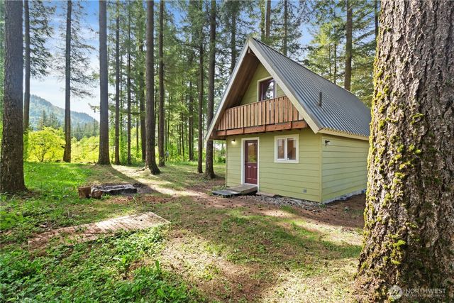 6182 Chestnut Drive, Maple Falls, WA 98266