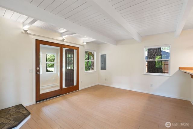 6182 Chestnut Drive, Maple Falls, WA 98266
