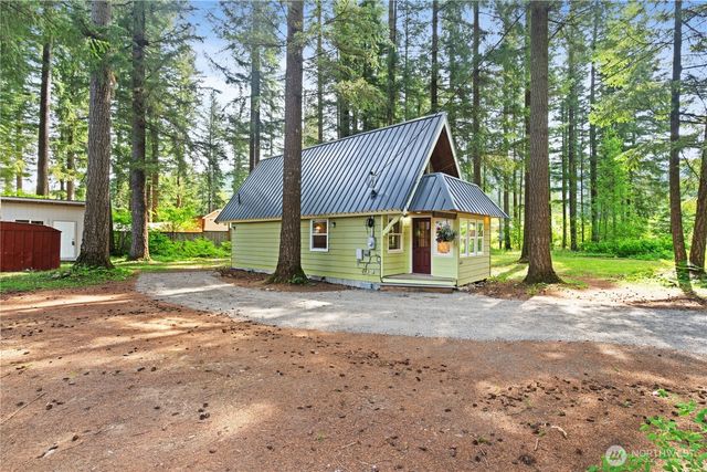 6182 Chestnut Drive, Maple Falls, WA 98266