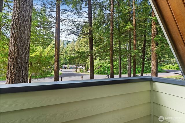 6182 Chestnut Drive, Maple Falls, WA 98266
