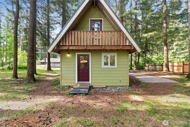 6182 Chestnut Drive, Maple Falls, WA 98266