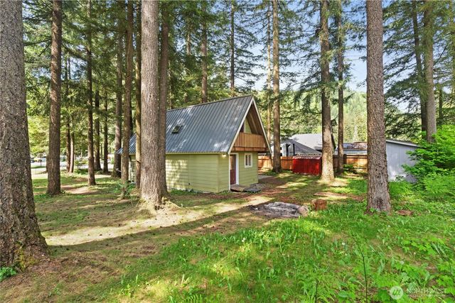 6182 Chestnut Drive, Maple Falls, WA 98266