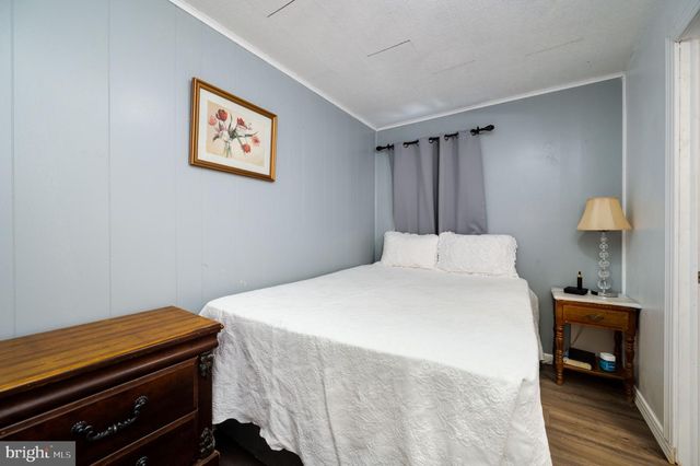 1042 CHURCH ST, Reading, PA 19601