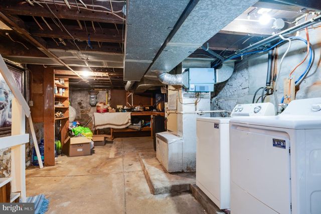 1042 CHURCH ST, Reading, PA 19601