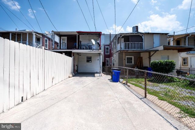 1042 CHURCH ST, Reading, PA 19601