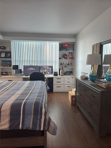 2000 N Bayshore Dr 708, Miami, FL 33137