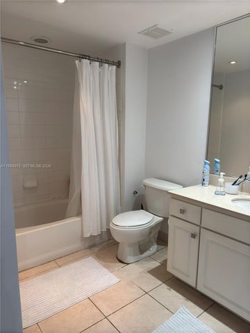 2000 N Bayshore Dr 708, Miami, FL 33137