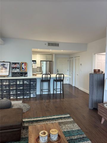 2000 N Bayshore Dr 708, Miami, FL 33137