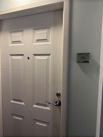 2000 N Bayshore Dr 708, Miami, FL 33137