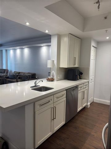 2000 N Bayshore Dr 708, Miami, FL 33137