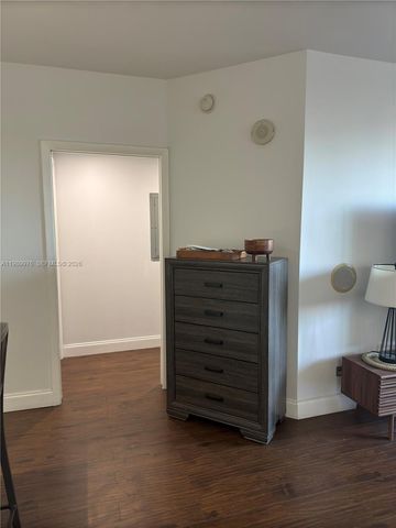 2000 N Bayshore Dr 708, Miami, FL 33137