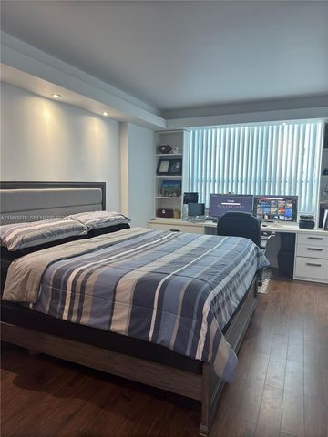 2000 N Bayshore Dr 708, Miami, FL 33137