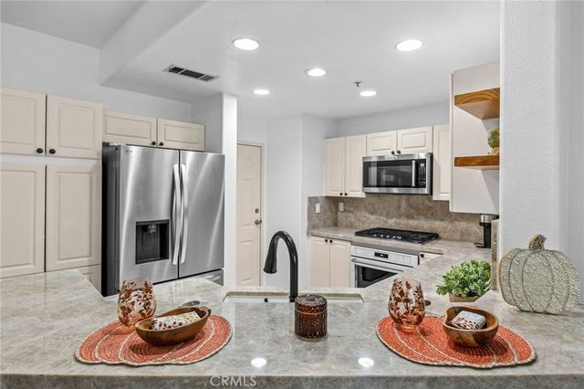 2938 Claremore Lane, Los Alamitos, CA 90720