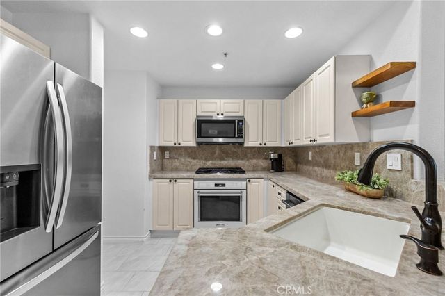 2938 Claremore Lane, Los Alamitos, CA 90720