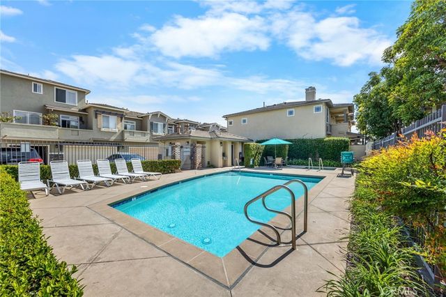 2938 Claremore Lane, Los Alamitos, CA 90720