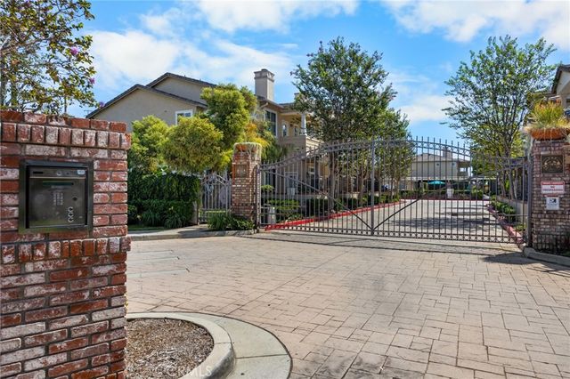 2938 Claremore Lane, Los Alamitos, CA 90720