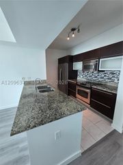 950 Brickell Bay Dr 3300, Miami, FL 33131