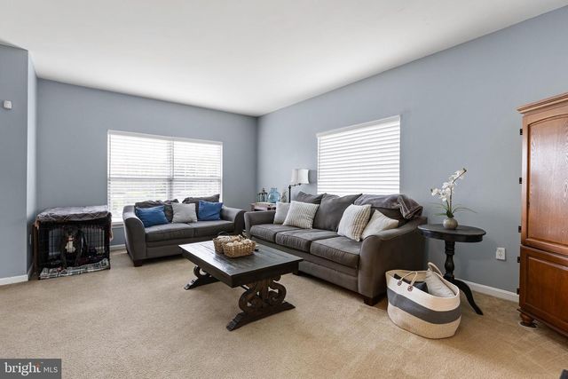 16 HIGHLAND CIR, Newark, DE 19713