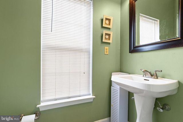 16 HIGHLAND CIR, Newark, DE 19713