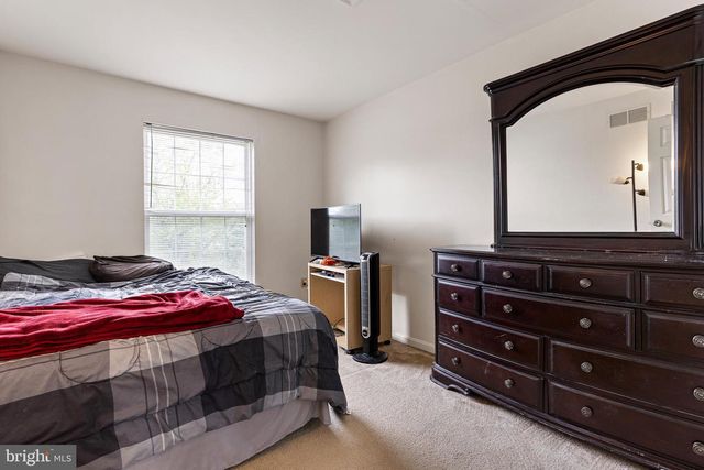 16 HIGHLAND CIR, Newark, DE 19713